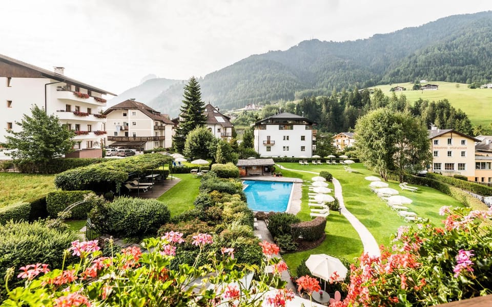Garden, Garden view, Pool view, Swimming pool