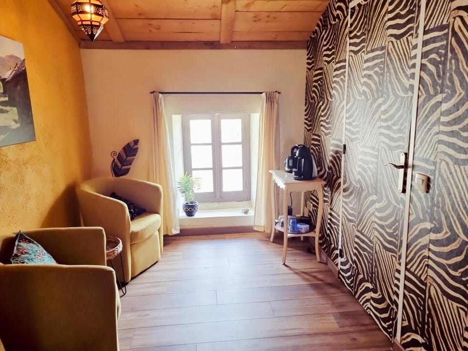 Seating area
