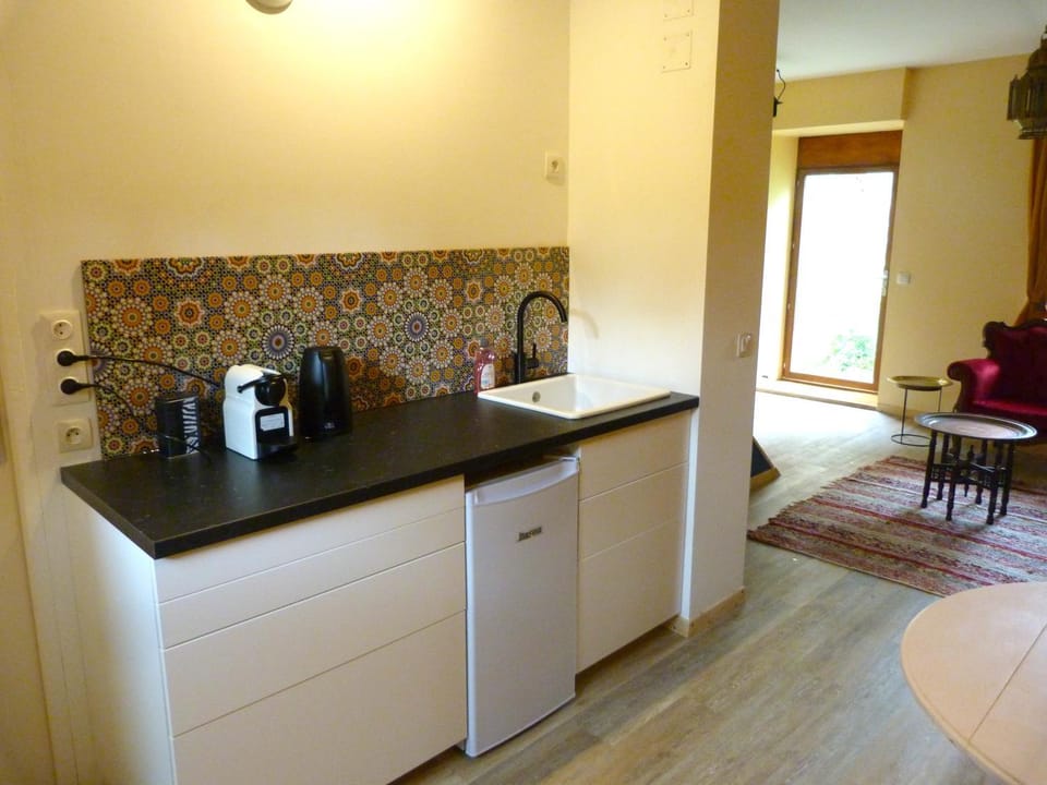 Coffee/tea facilities, Kitchen or kitchenette, minibar