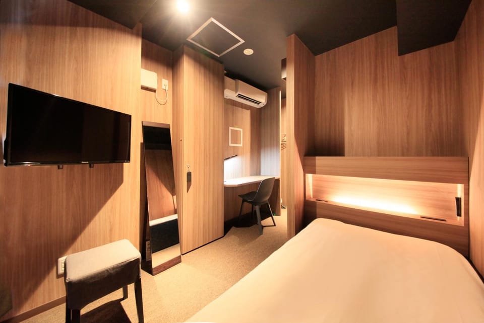 Other, Photo of the whole room, Bedroom