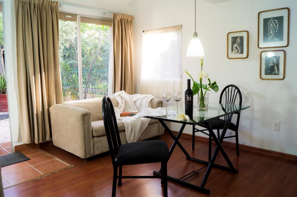 Suite 4B Bazzar, Garden House, Welcome to San Angel Apartment in Mexico City