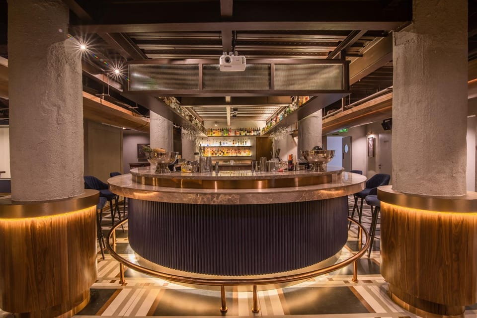 Lounge or bar, Lounge or bar
