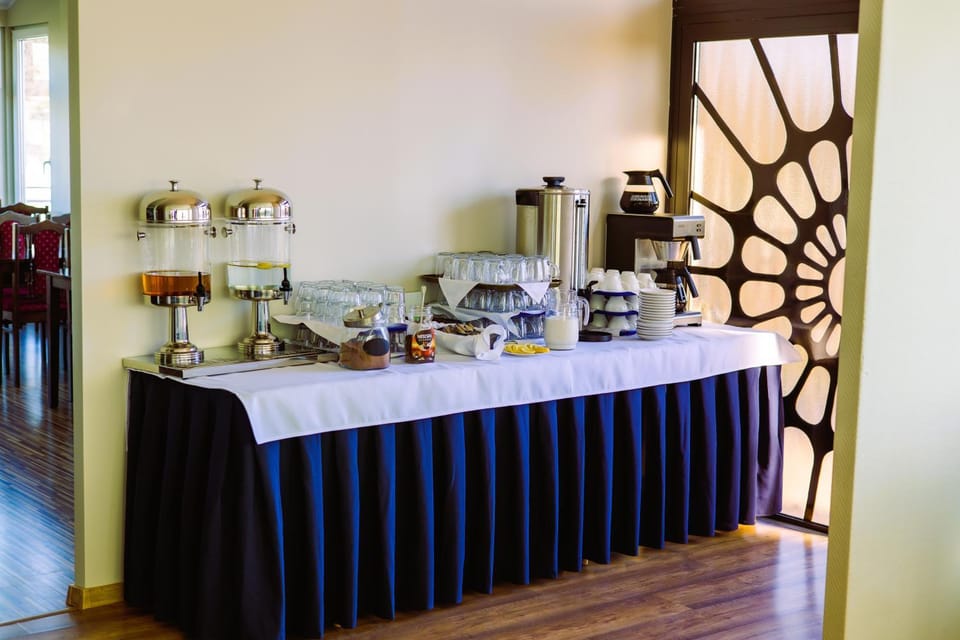 Coffee/tea facilities, Food and drinks, Other, Other, Other, Food, Buffet breakfast