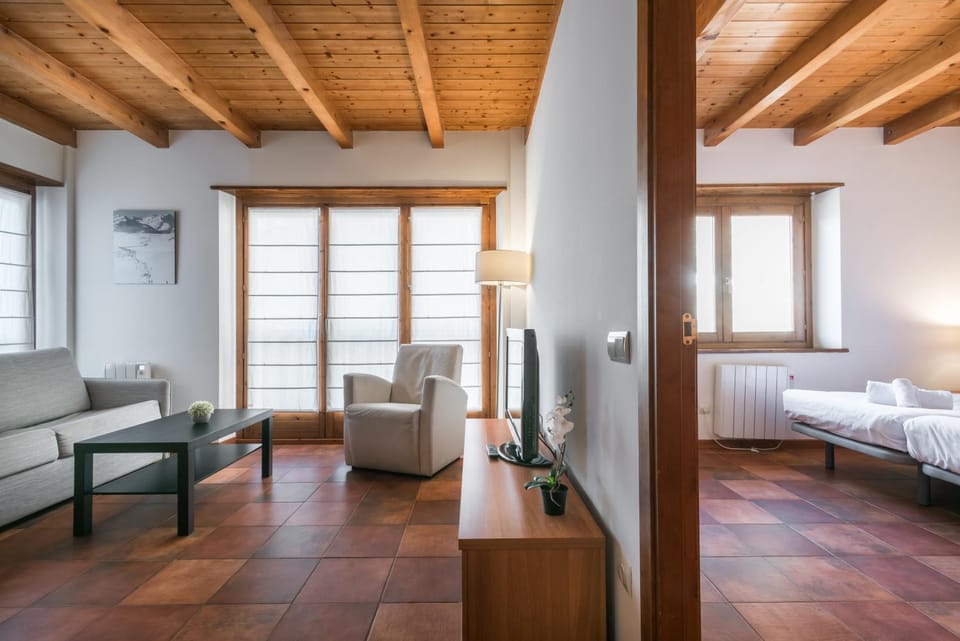 Living room, Photo of the whole room