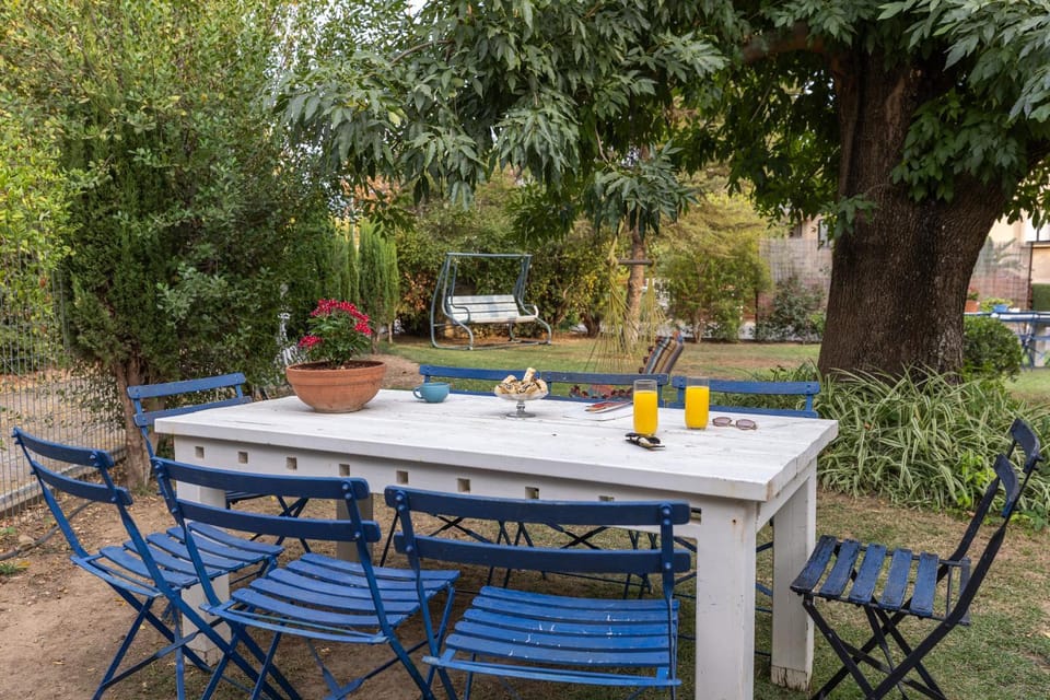 Patio, Spring, Day, Natural landscape, Garden, Dining area, Garden view, Inner courtyard view