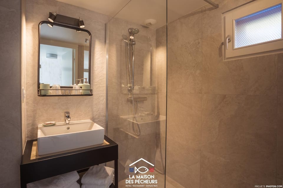 Shower, Bathroom, towels