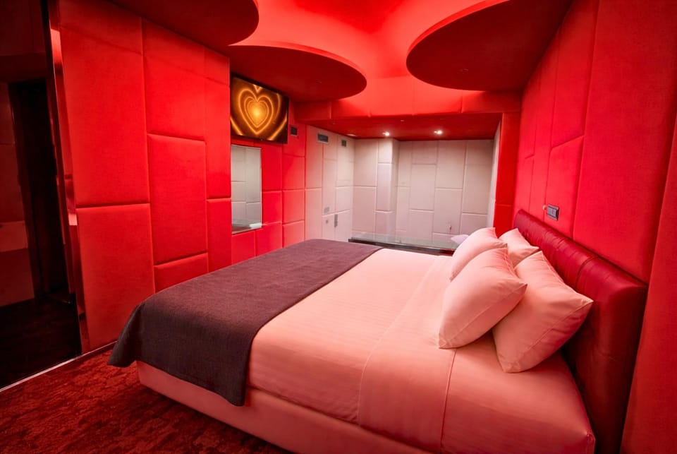 Bed, Photo of the whole room, Bedroom, wardrobe