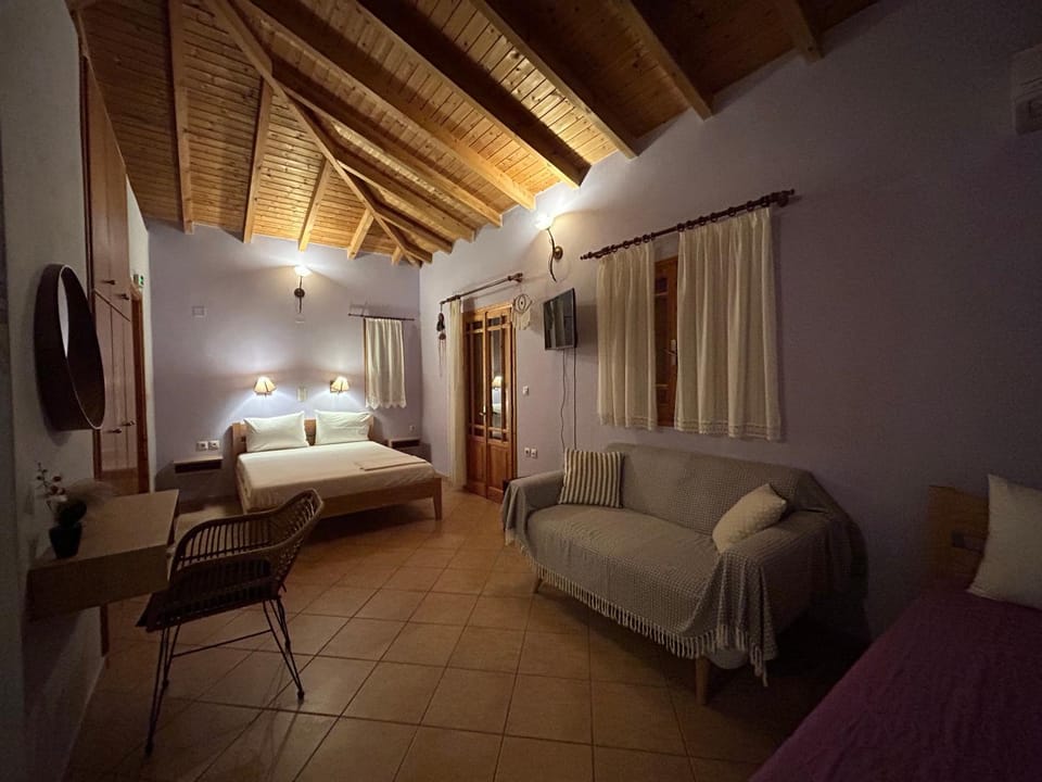 Bed, Living room