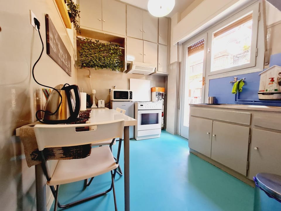 Coffee/tea facilities, Kitchen or kitchenette