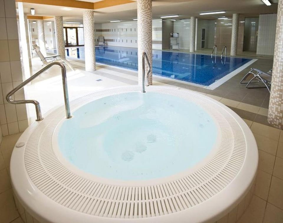 Swimming pool, Swimming pool
