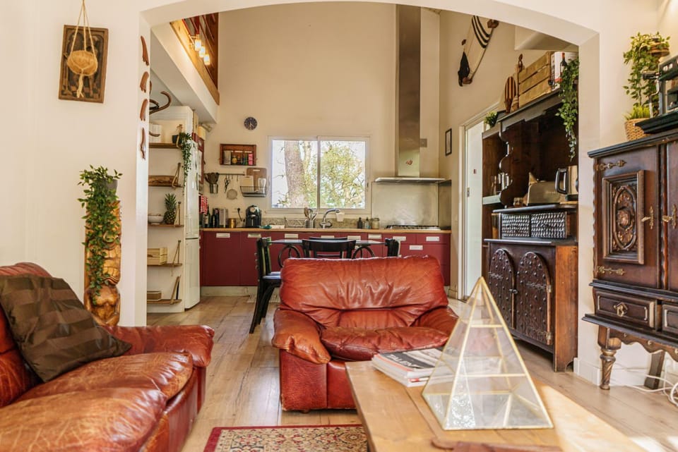 Dining area, Internal: Not applicable to any particular room