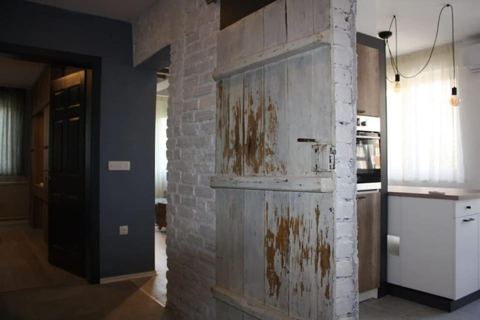 Luxury Loft Center #2 Min to Main Square# Parking Apartment in Skopje