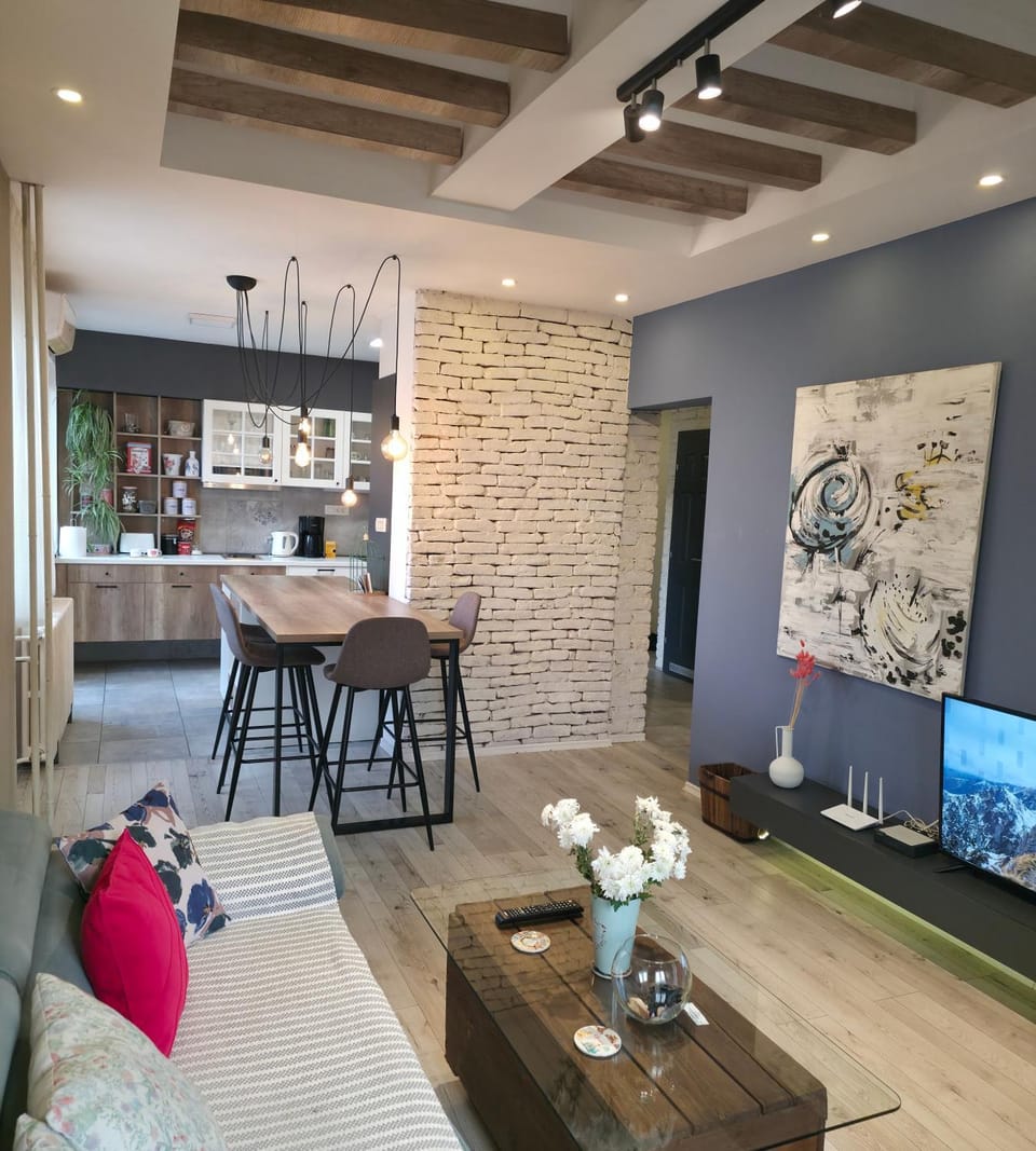 Luxury Loft Center #2 Min to Main Square# Parking Apartment in Skopje