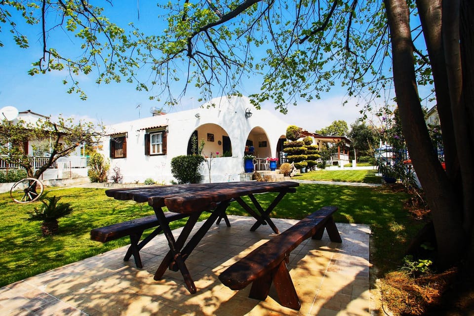 Patio, BBQ facilities