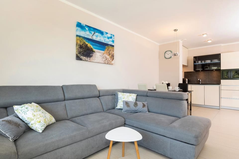 Kitchen or kitchenette, Living room, Seating area