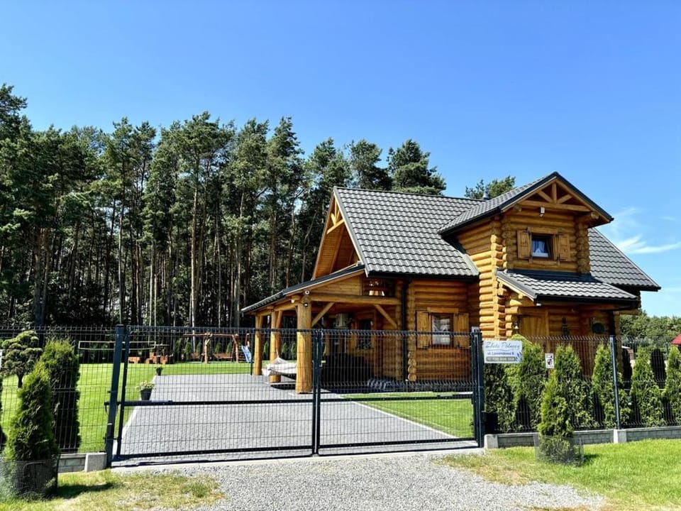 Dom Wakacyjny Złoto Północy na wyłączność, parking, plac zabaw, tarasy House in Pomeranian Voivodeship