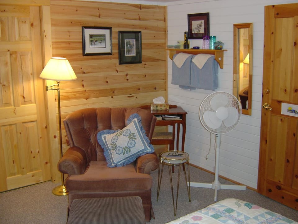 View (from property/room), Decorative detail, Bedroom, On site, River view, River view
