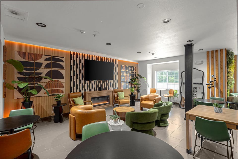 Communal lounge/ TV room, Lobby or reception, Seating area