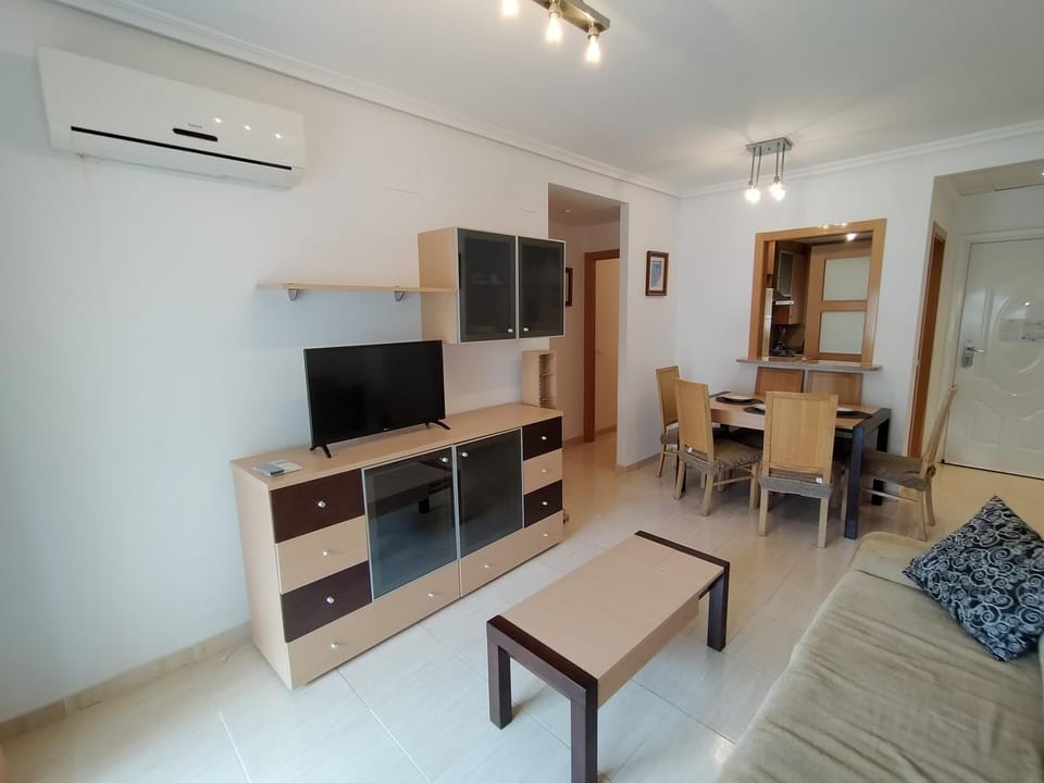 Living room, Dining area, air conditioner
