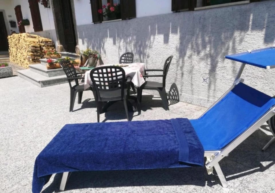 Balcony/Terrace, sunbed