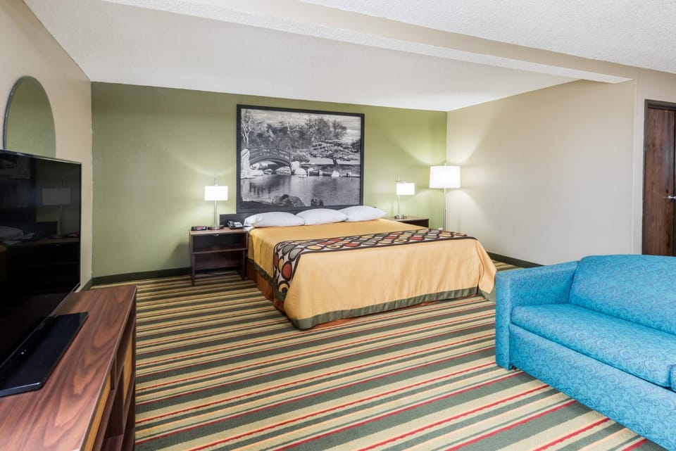 Super 8 by Wyndham Bloomington Normal Hotel in Normal