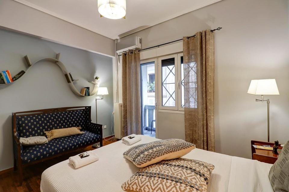 Victoria Jewels Apartment in Athens