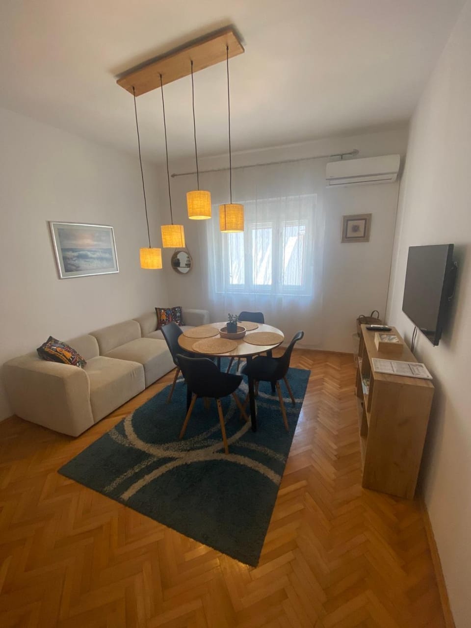 Communal lounge/ TV room, TV and multimedia, Living room, Seating area, Dining area, Evening entertainment