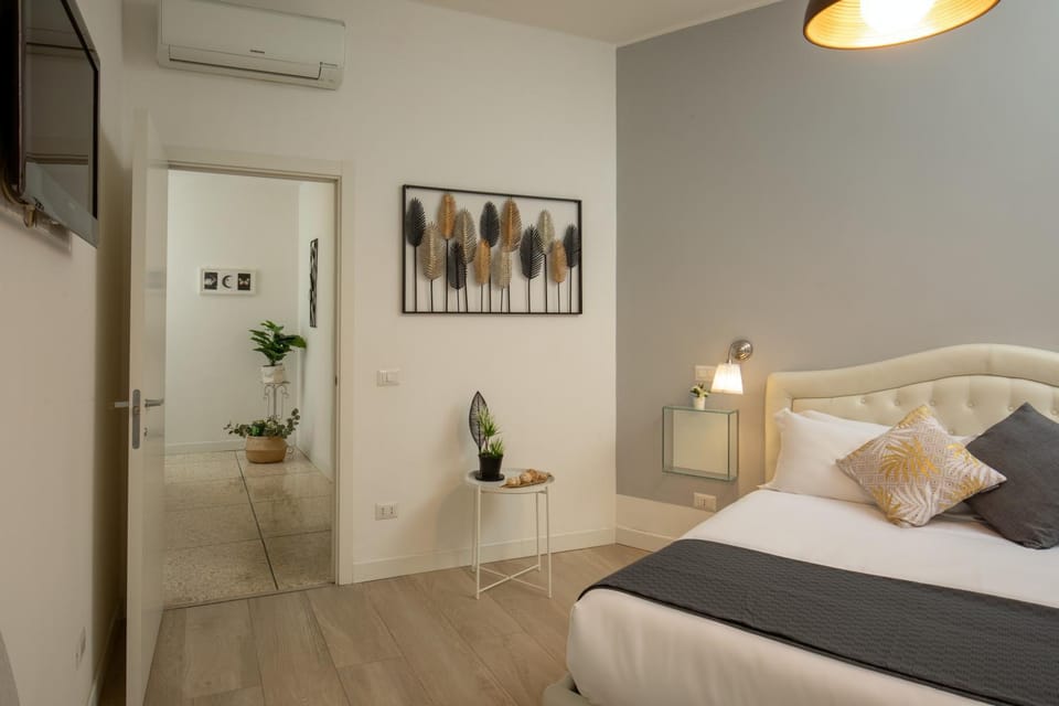 Staff, Bedroom
