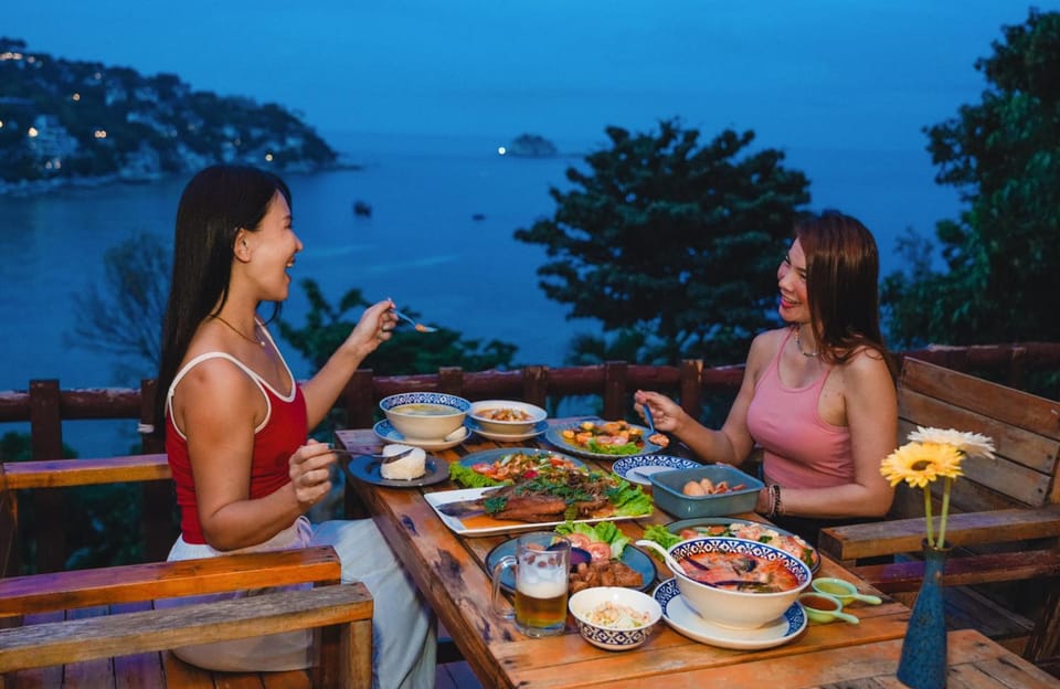 Restaurant/places to eat, Natural landscape, Balcony/Terrace, Dinner, group of guests