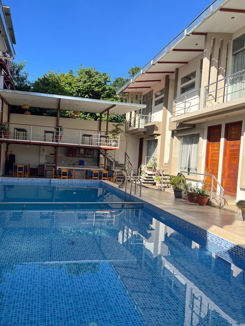 Swimming pool