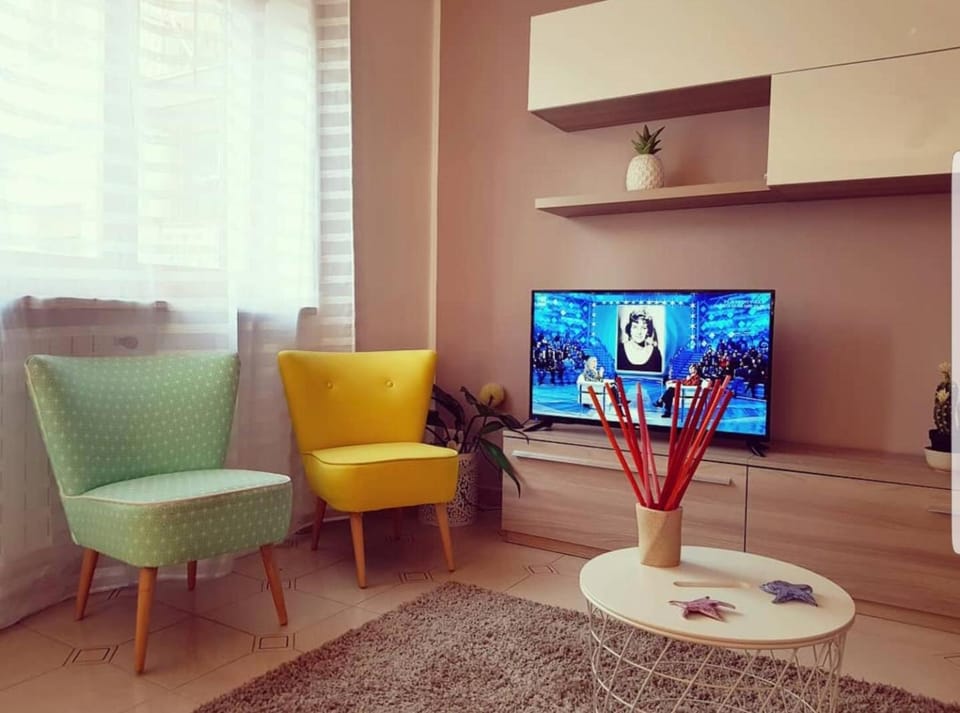 Communal lounge/ TV room, Communal lounge/ TV room, air conditioner