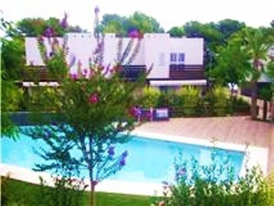 Perfect holiday 3 bedroom beach house with pool, garden close to Portaventura and Barcelona House in Baix Camp