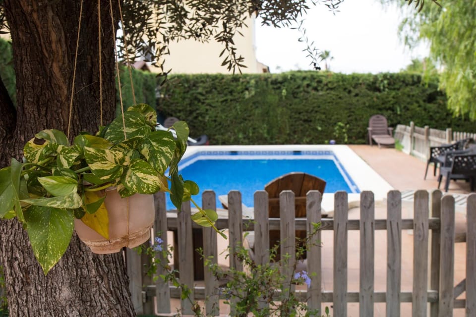 Swimming pool, Swimming pool