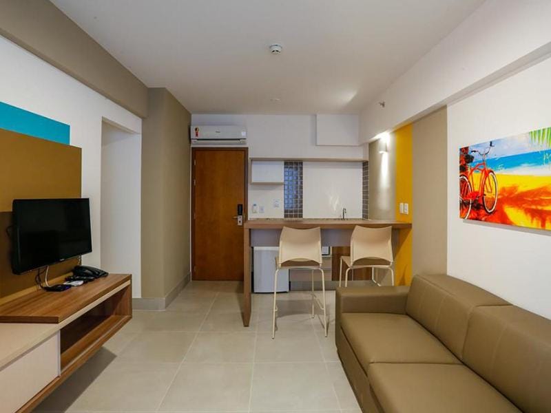 TV and multimedia, Seating area, Dining area, air conditioner