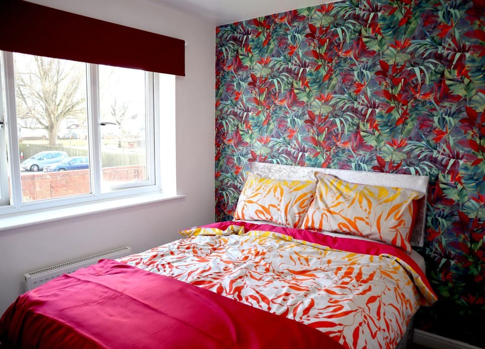 Bed, Photo of the whole room, Bedroom