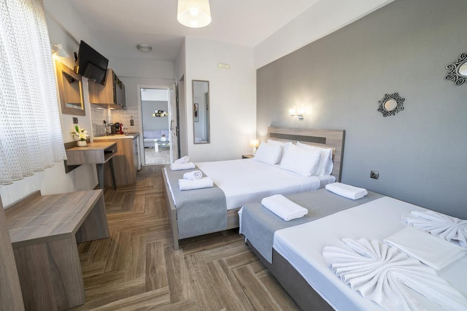 Photo of the whole room, towels