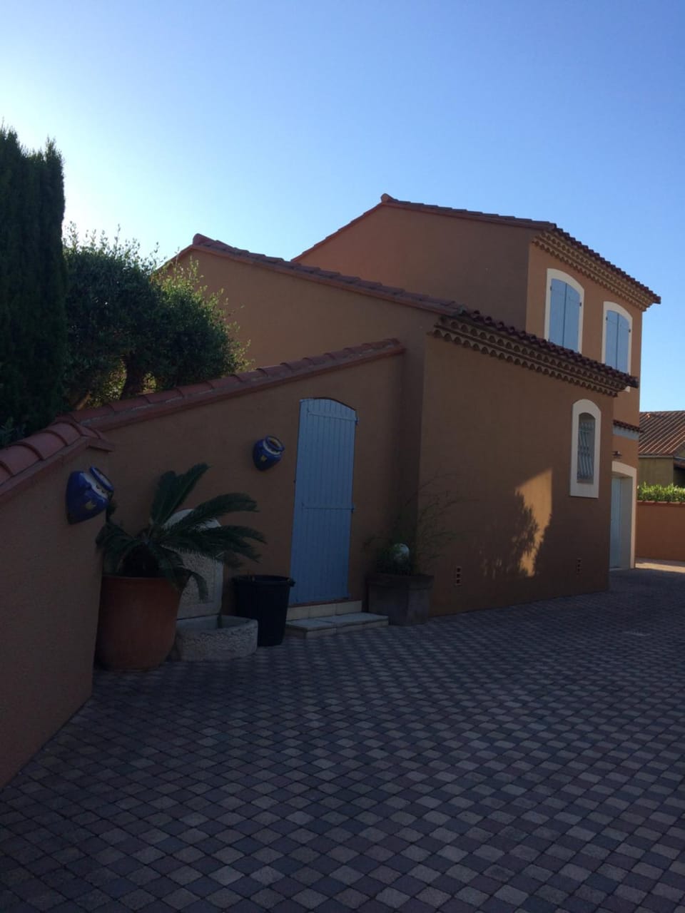 Property building, Facade/entrance