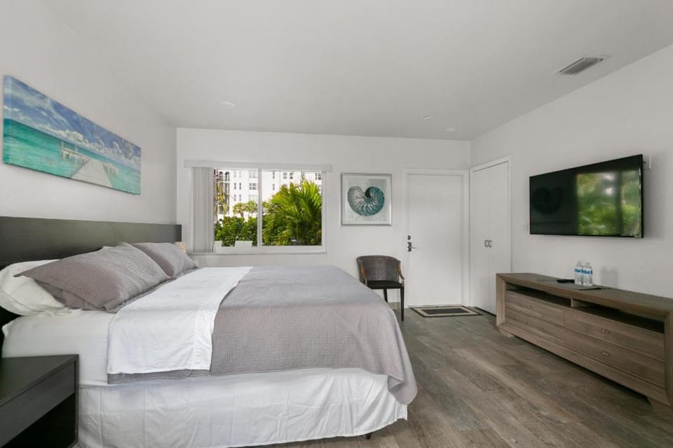 Elizabeth House Inn Apartment in Deerfield Beach