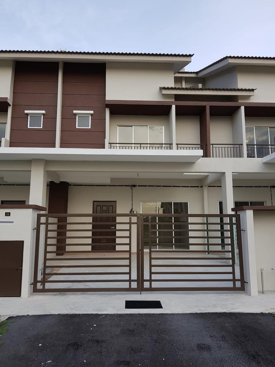 Facade/entrance, Day, On site, Street view