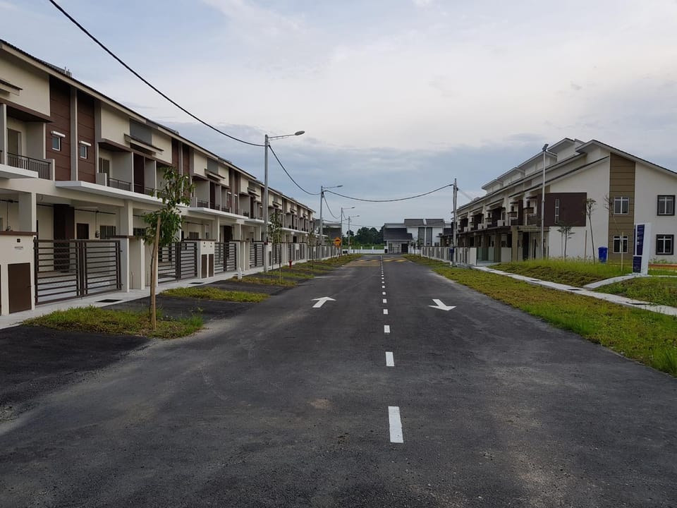 Property building, Day, Neighbourhood, On site, Street view