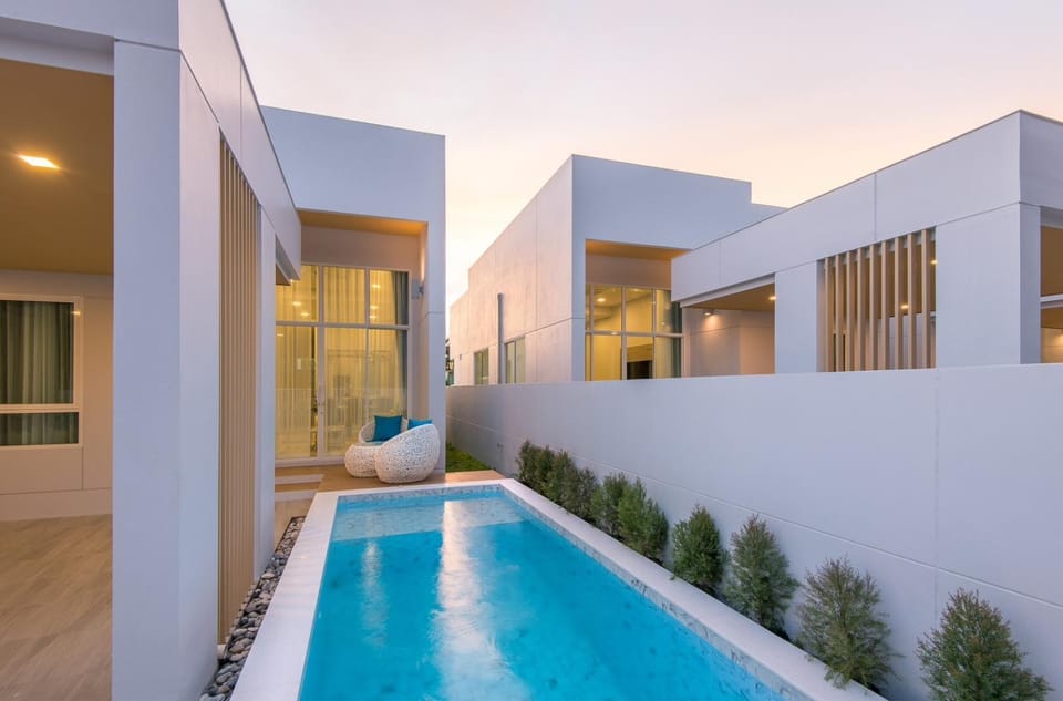 Property building, Pool view, Swimming pool