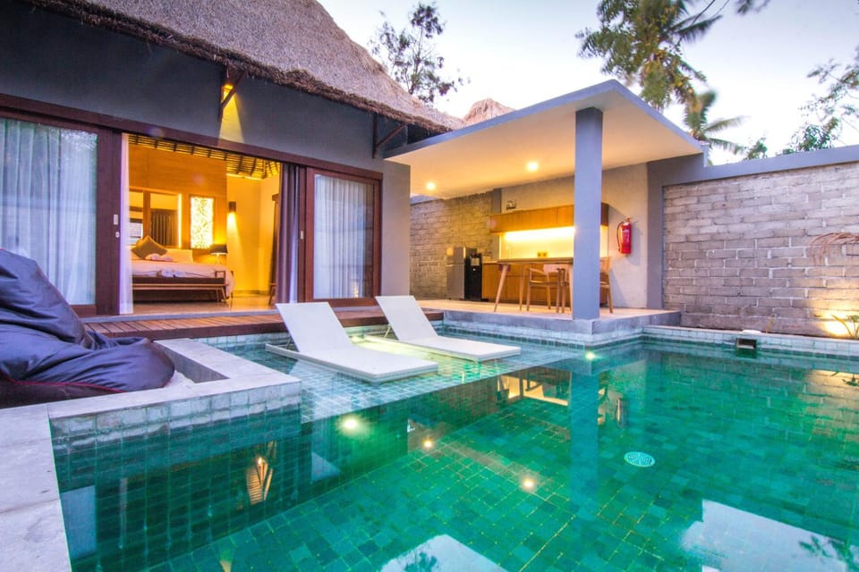 Swimming pool, Swimming pool