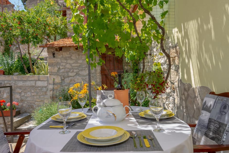 Balcony/Terrace, Dining area