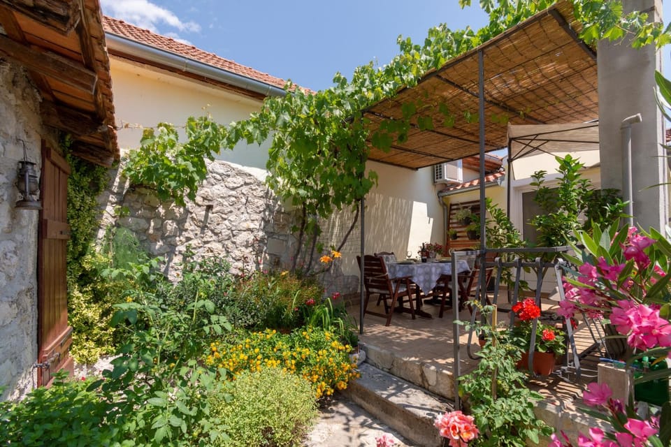 Patio, Balcony/Terrace