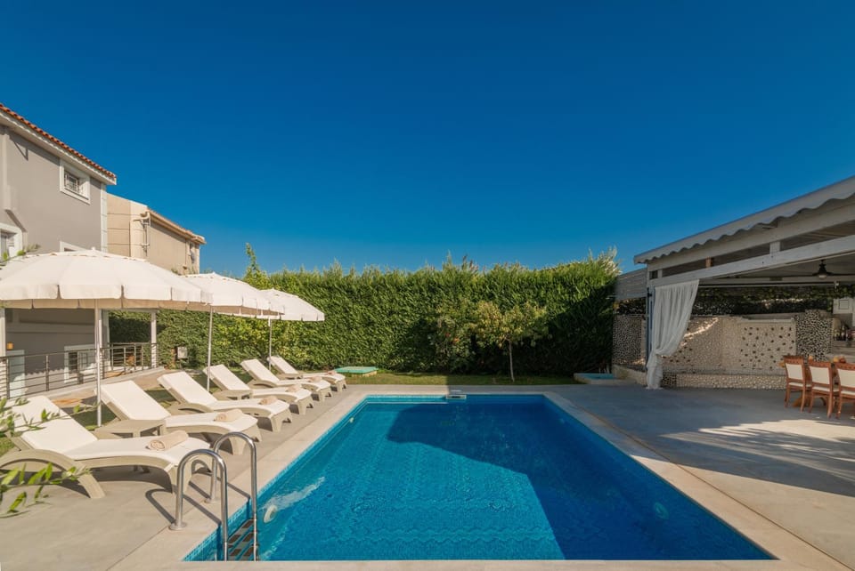 Property building, Swimming pool