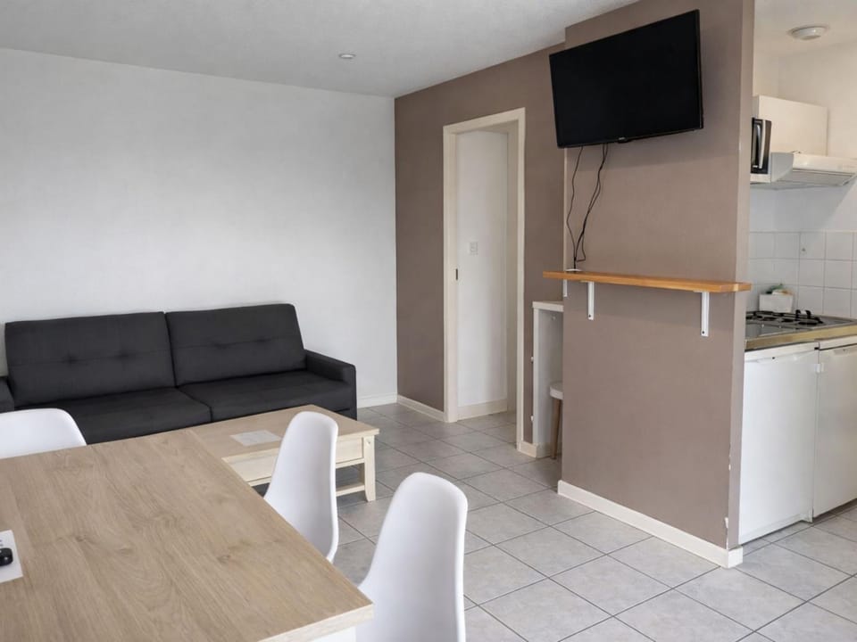 Kitchen or kitchenette, Living room, Dining area, stove