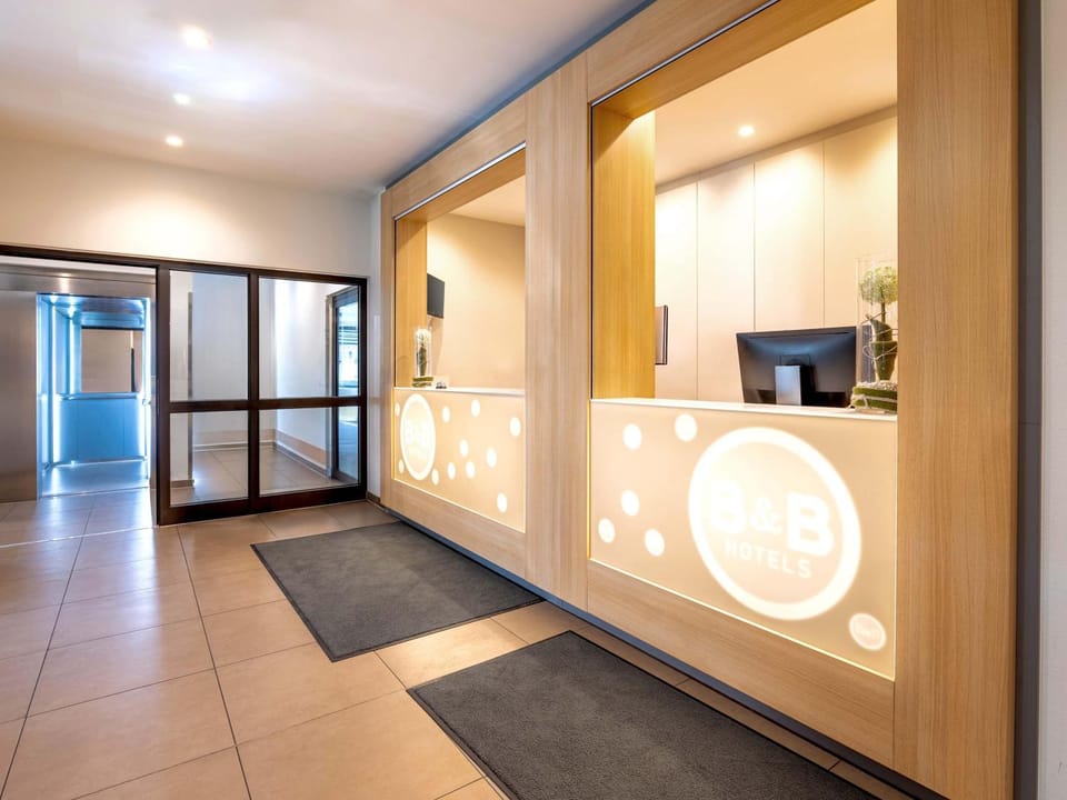 Bathroom, Lobby or reception