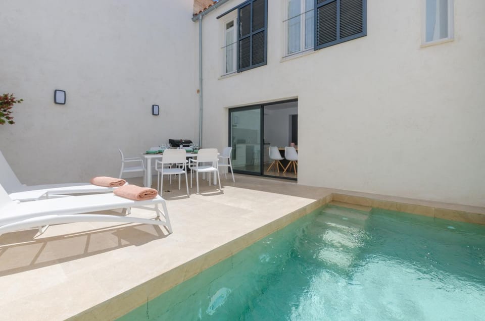 Balcony/Terrace, Swimming pool