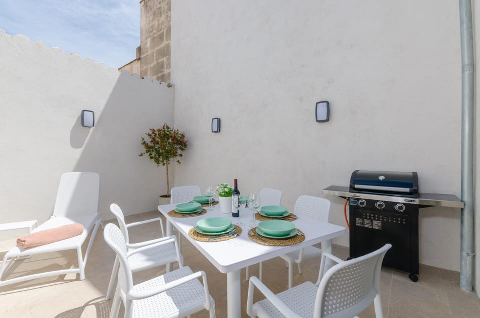 BBQ facilities, Balcony/Terrace