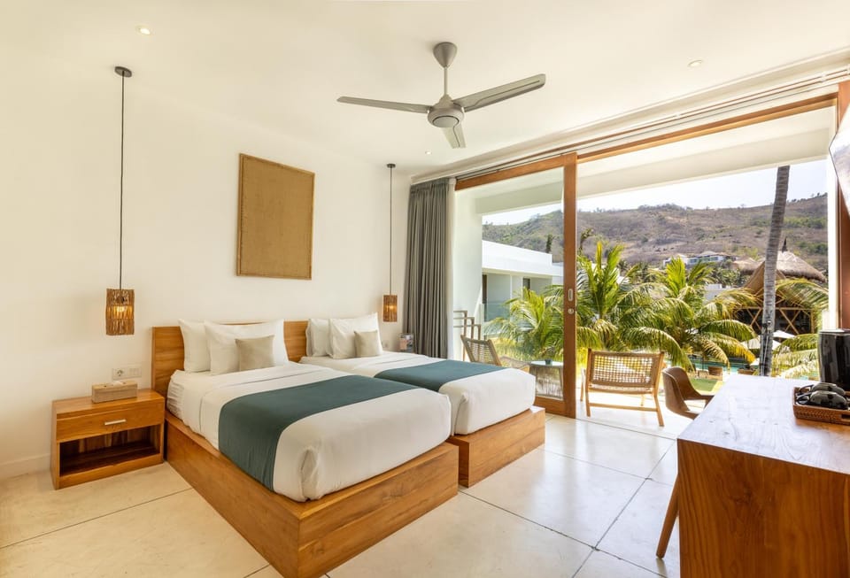 Bedroom, Garden view, Pool view